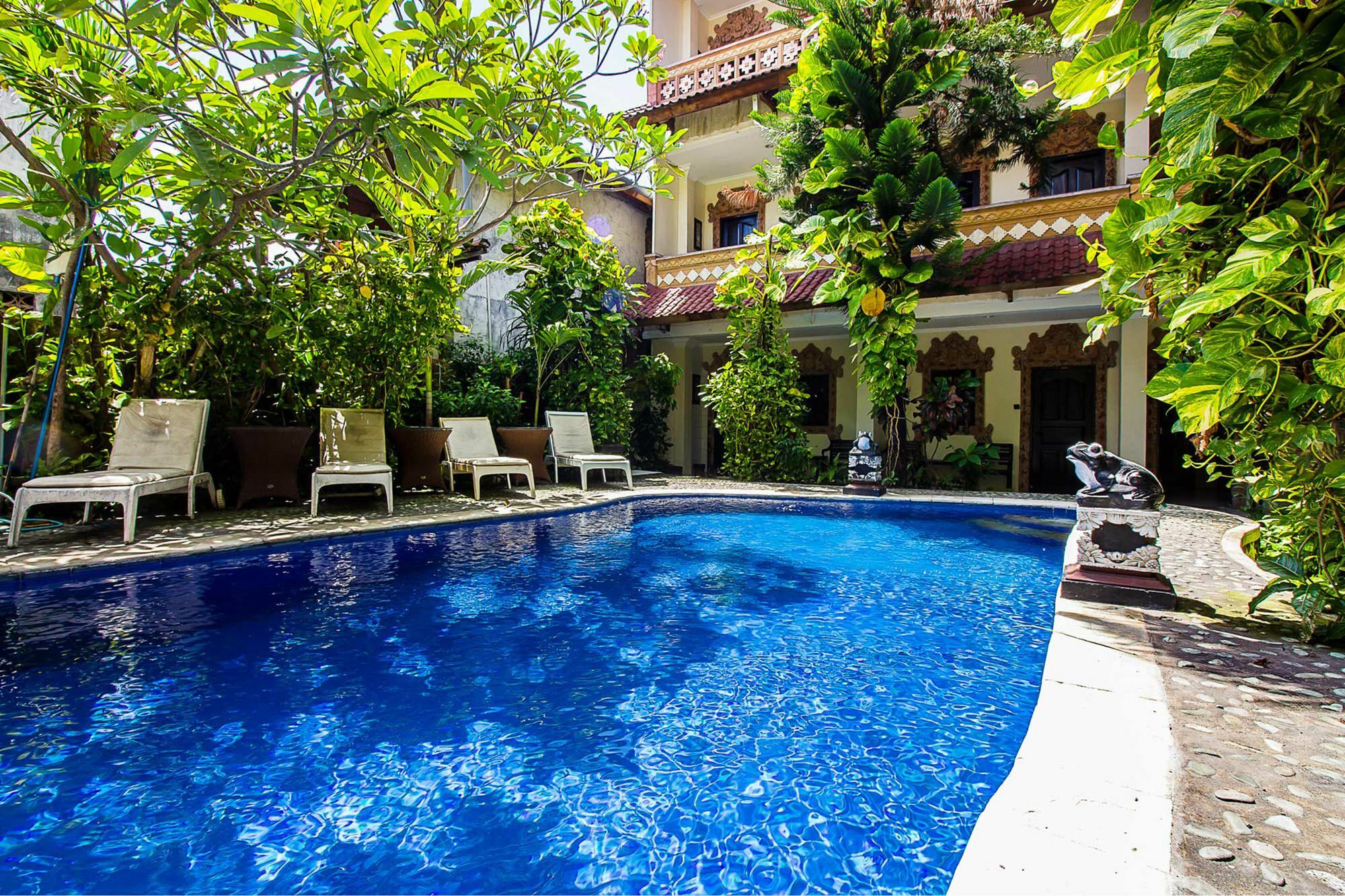 สกาย โฮเต็ล ซันจายา Hotel กูตา ภายนอก รูปภาพ
