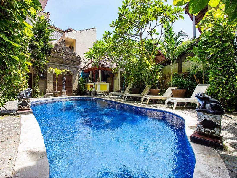 สกาย โฮเต็ล ซันจายา Hotel กูตา ภายนอก รูปภาพ